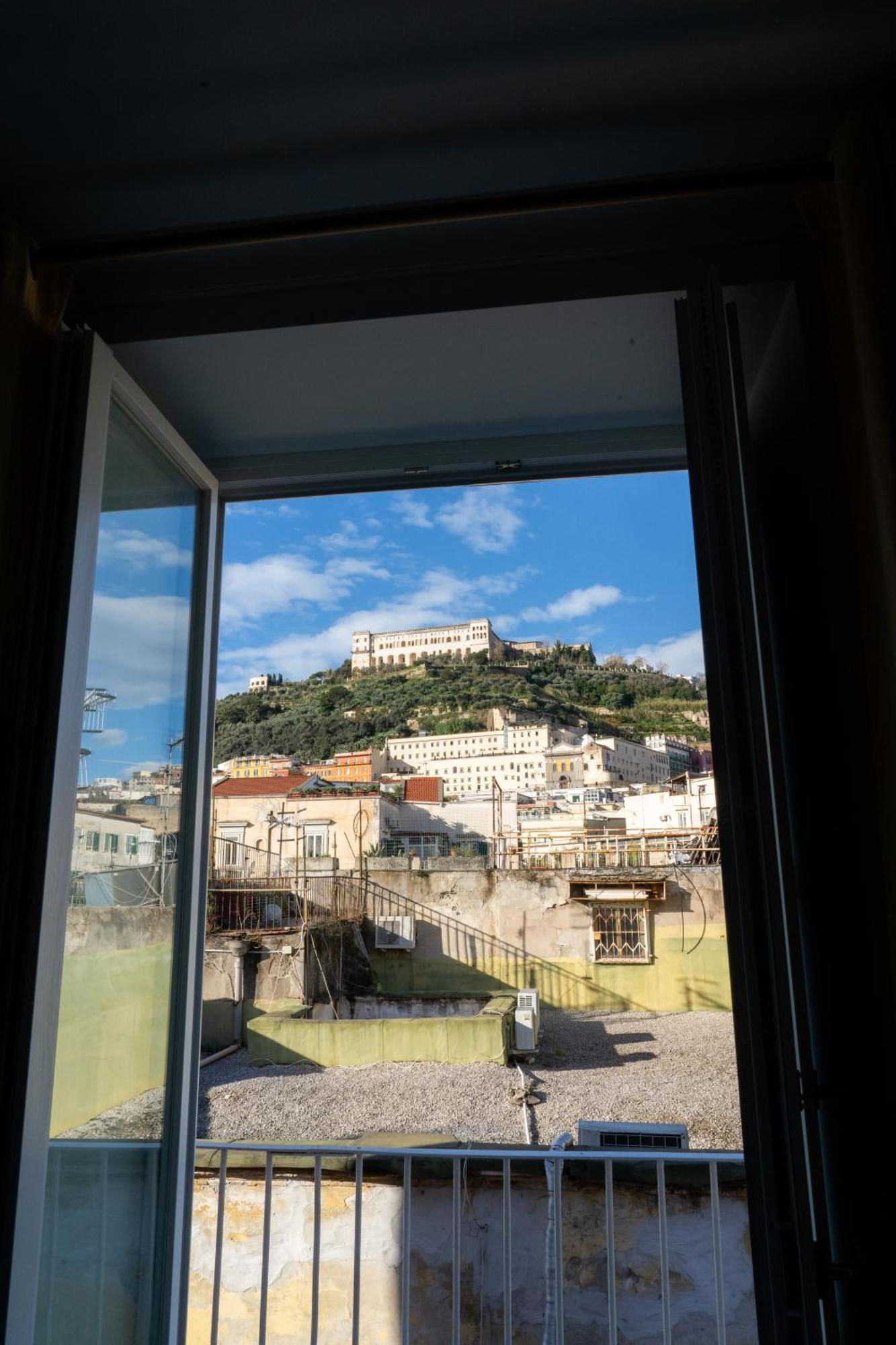 Domus Sibyllina, Palazzo Cavalcanti Наполи Екстериор снимка