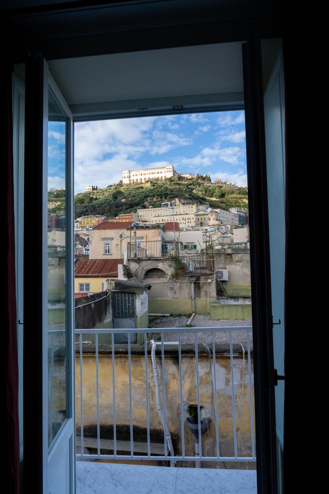Domus Sibyllina, Palazzo Cavalcanti Наполи Екстериор снимка